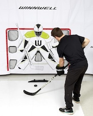 Tréninkový nahrávač Winnwell Basic Clamp-On Passing Aid 1